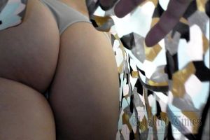 Forced ups big bottom. Mujer de tremendo culo se come la tanga